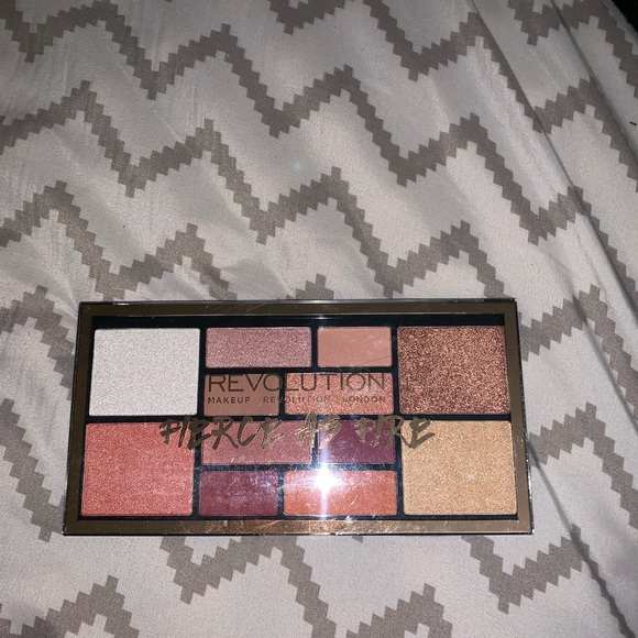 Drugstore Makeup Palettes - Picture 6 of 6